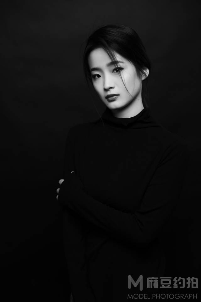 黑白模特