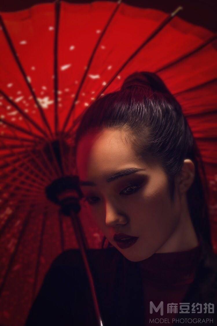 情绪模特