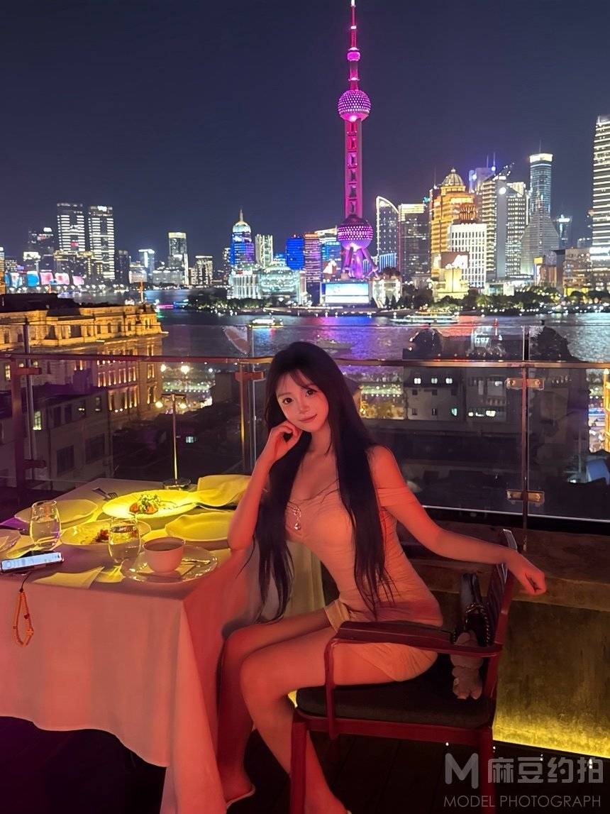 夜景模特