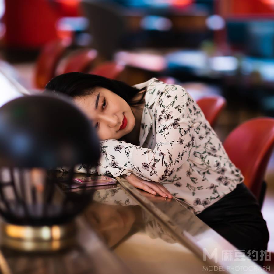 情绪模特