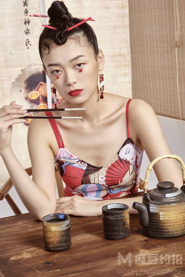 妆容模特