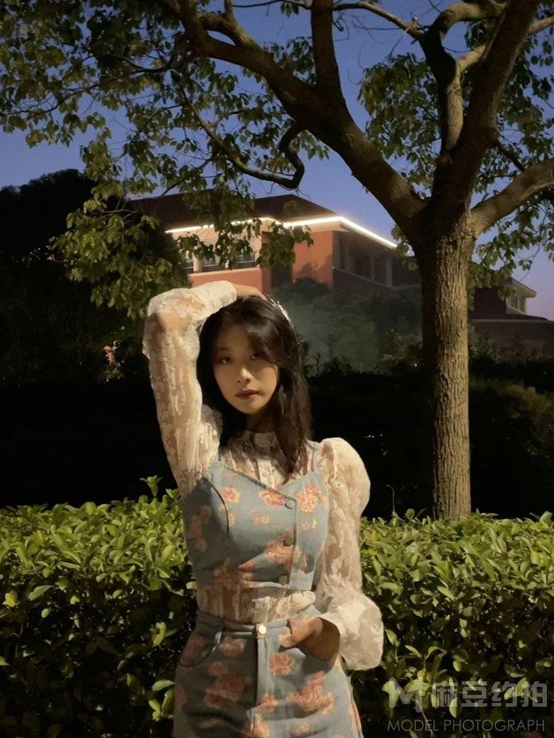 校园模特