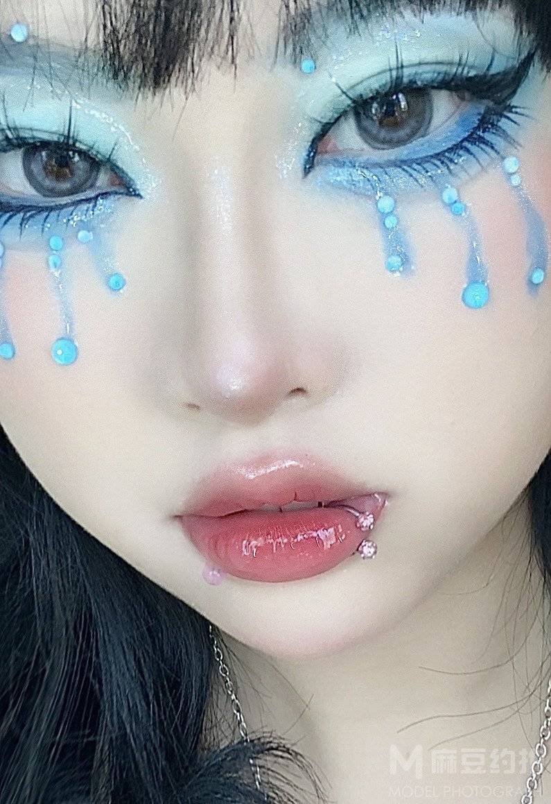 妆容模特