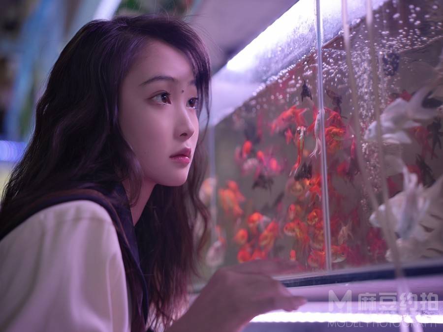 情绪模特
