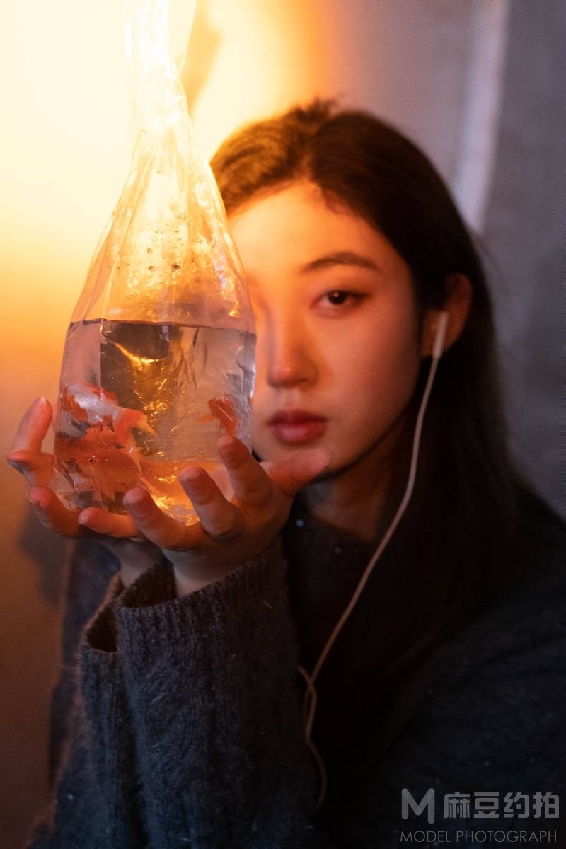 情绪模特