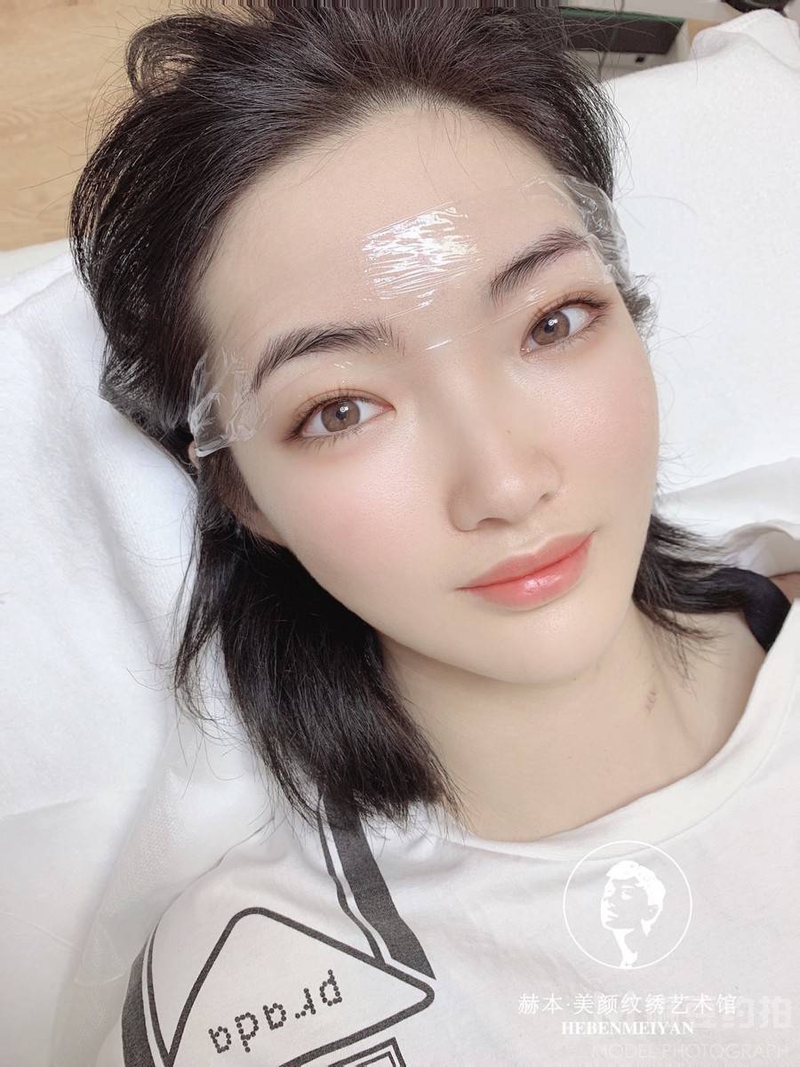 妆容模特