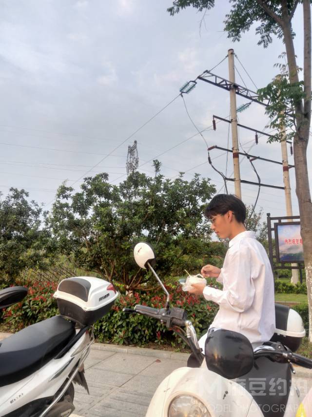 校园模特