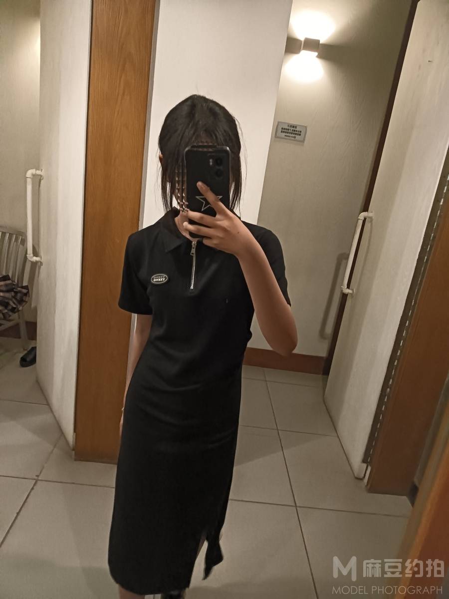 黑白模特