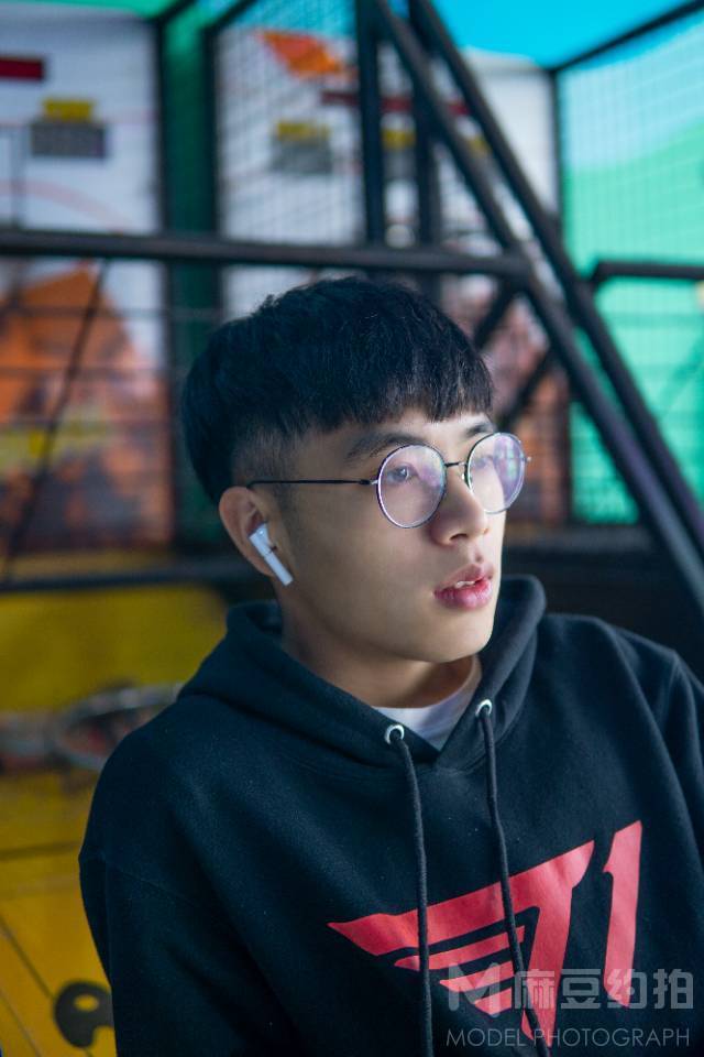 情绪模特