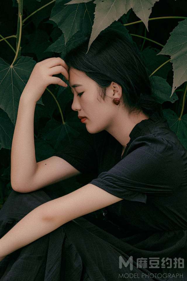 情绪模特