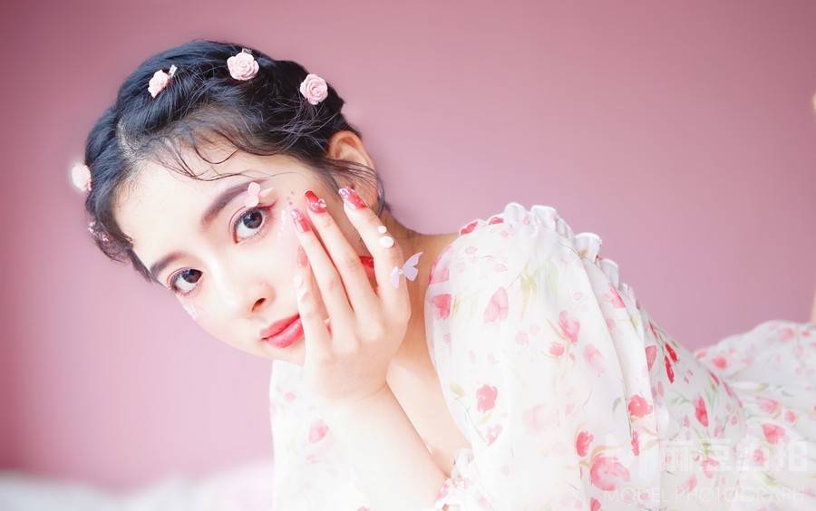 妆容模特