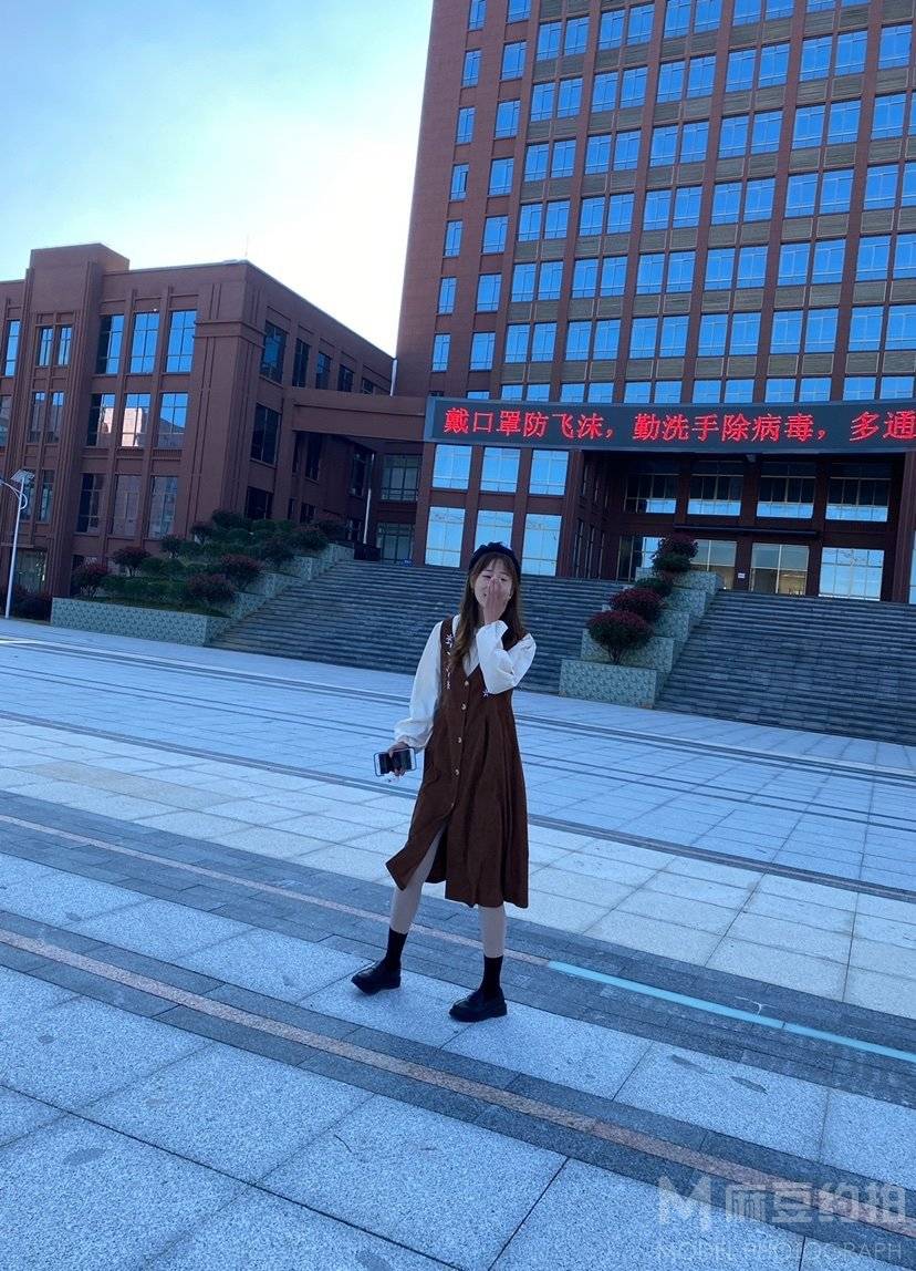 校园模特
