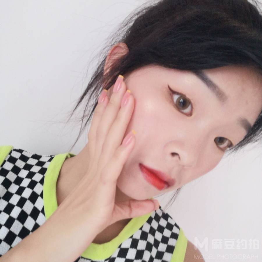 清新模特