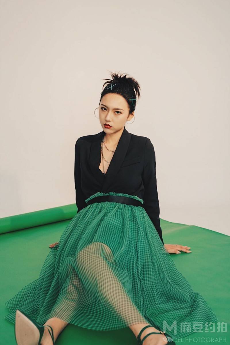 情绪模特