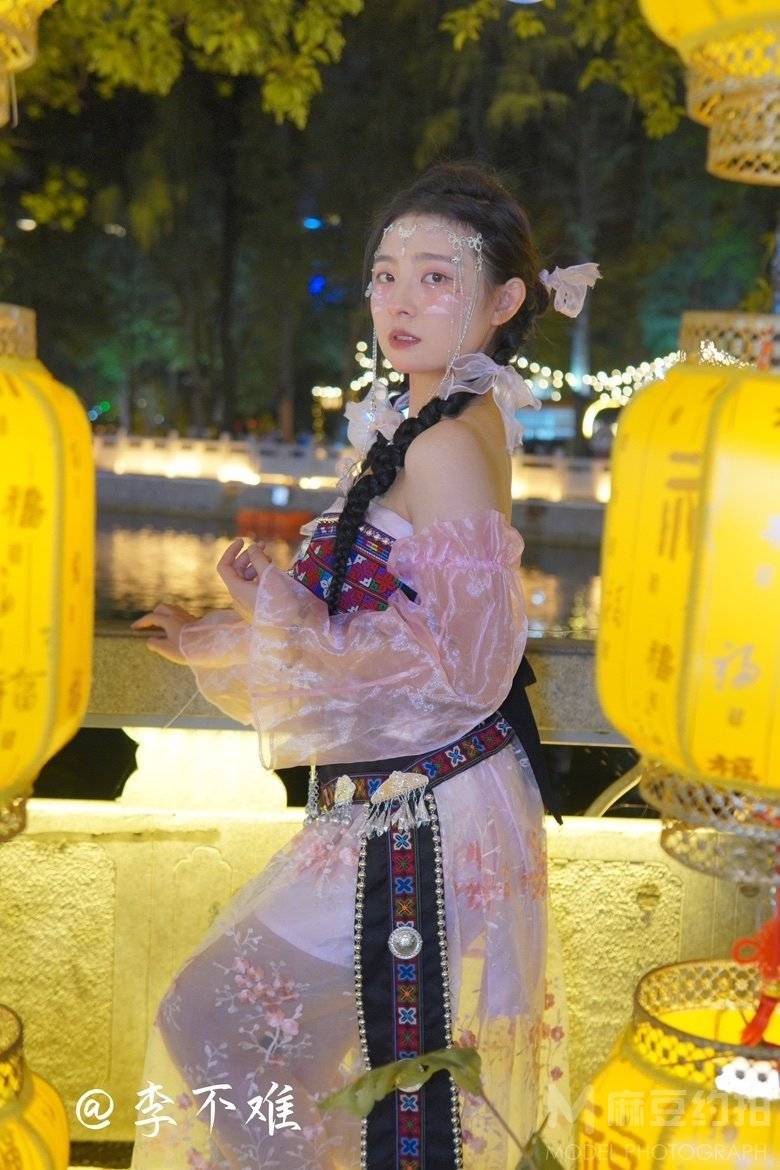 汉服模特