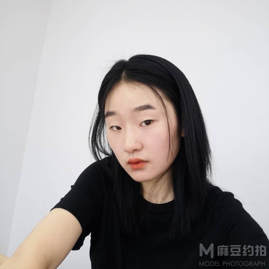 黑白模特