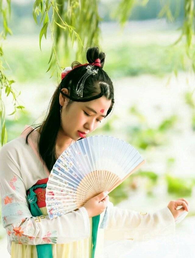 汉服模特