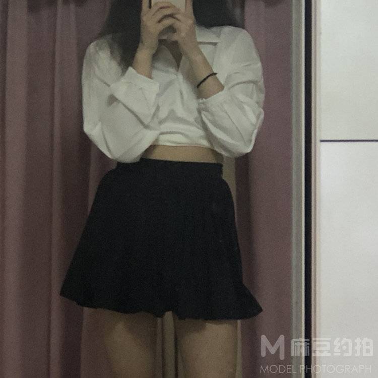 黑白模特