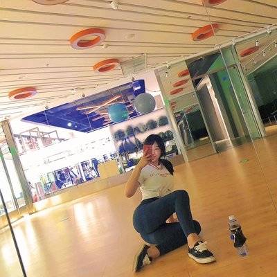 黑白模特