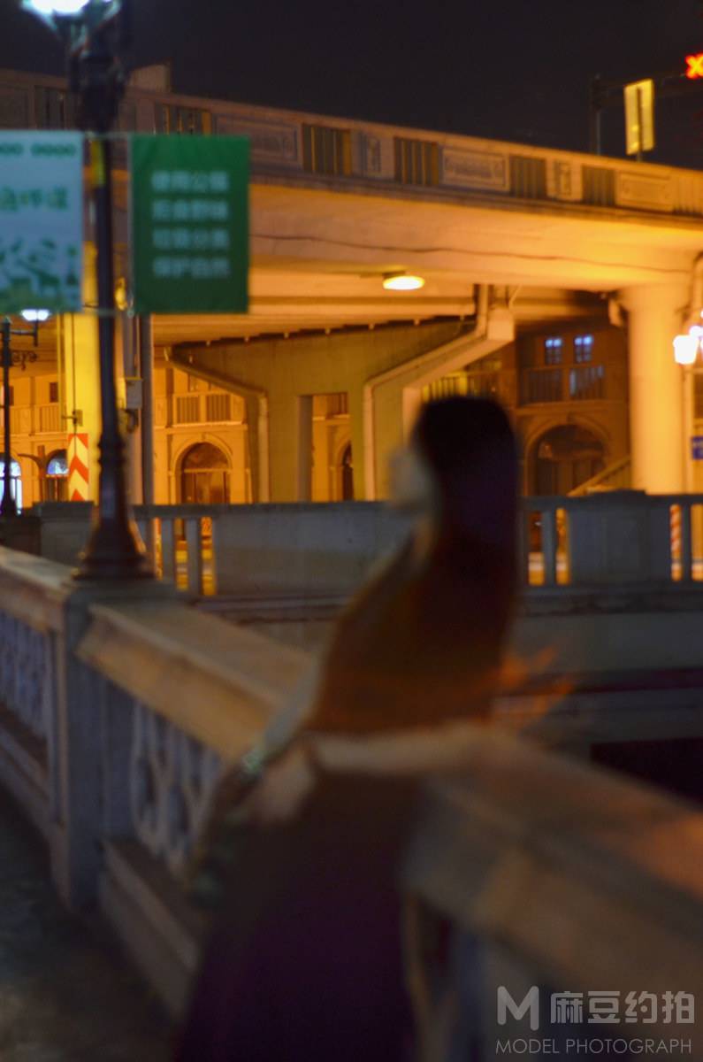 夜景模特