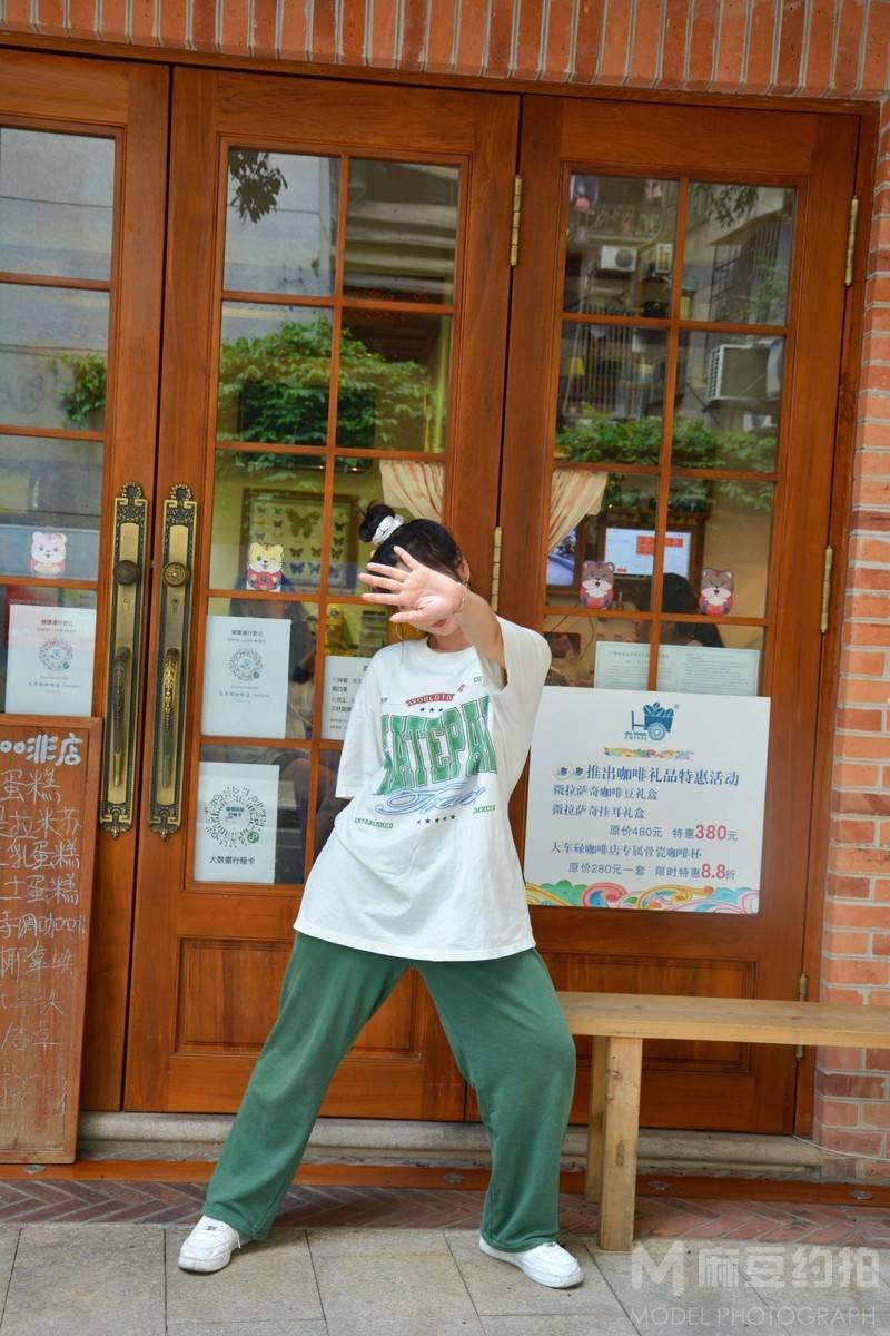校园模特
