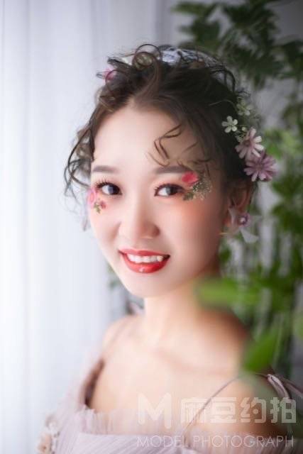 妆容模特