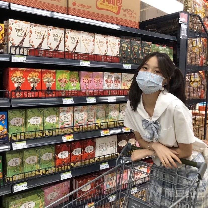 校园模特