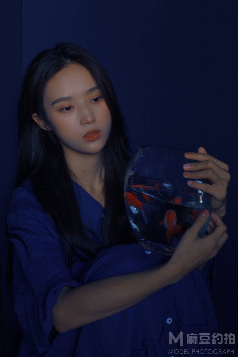 情绪模特