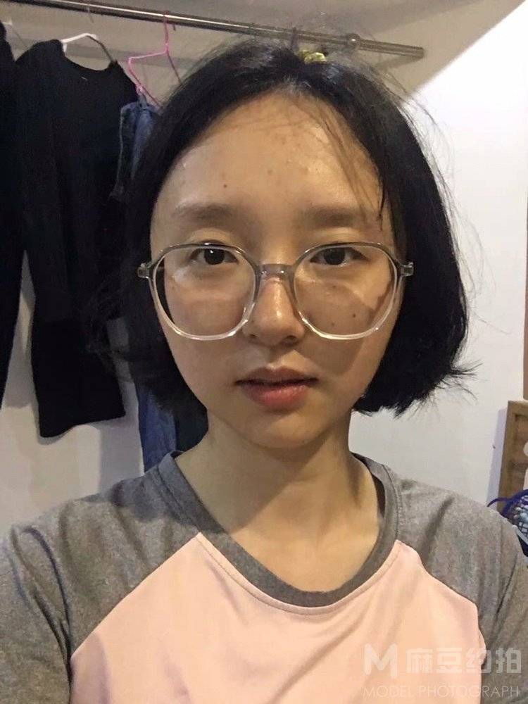 纪实模特