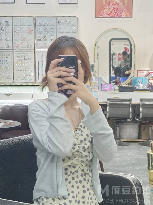 妆容模特
