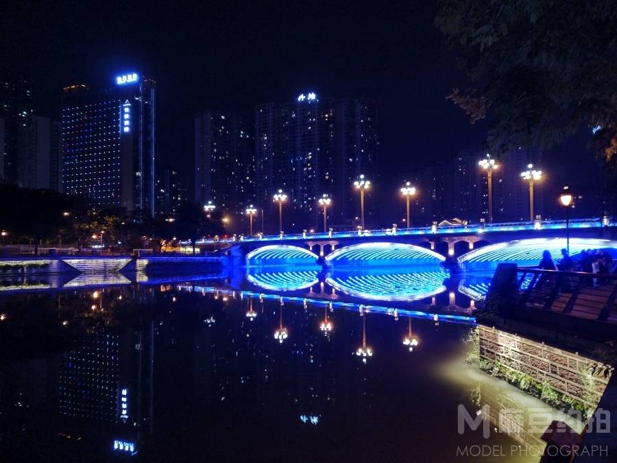 夜景模特