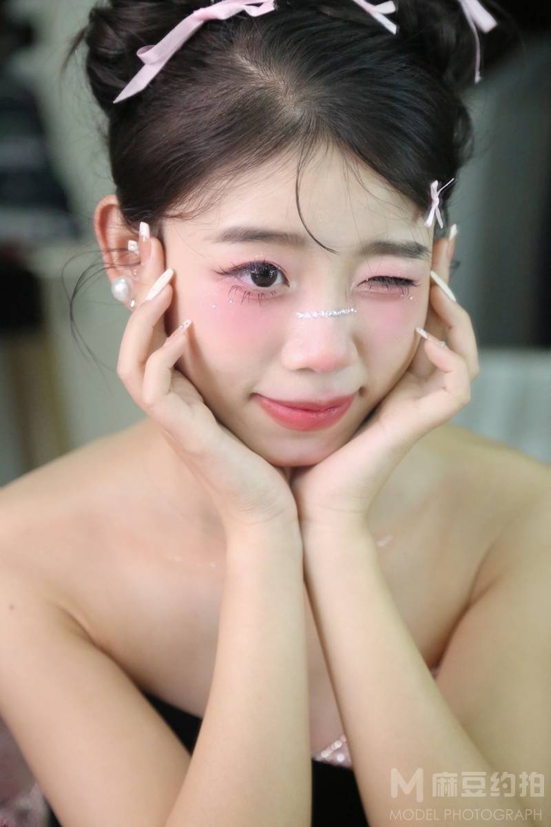 妆容模特