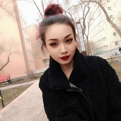 黑白模特