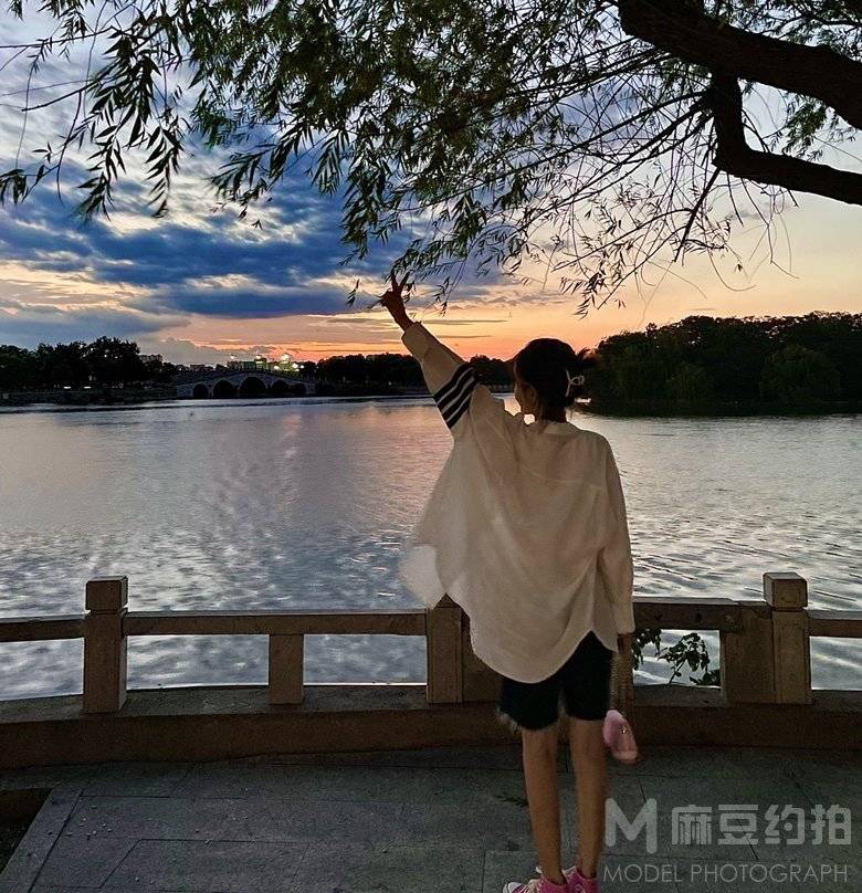 黑白模特