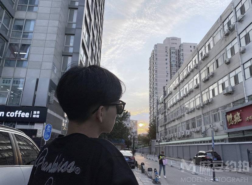 校园模特