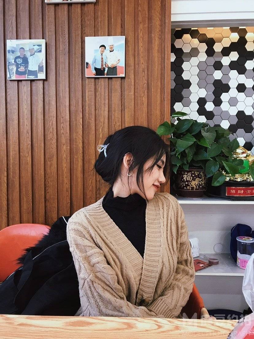 妆容模特