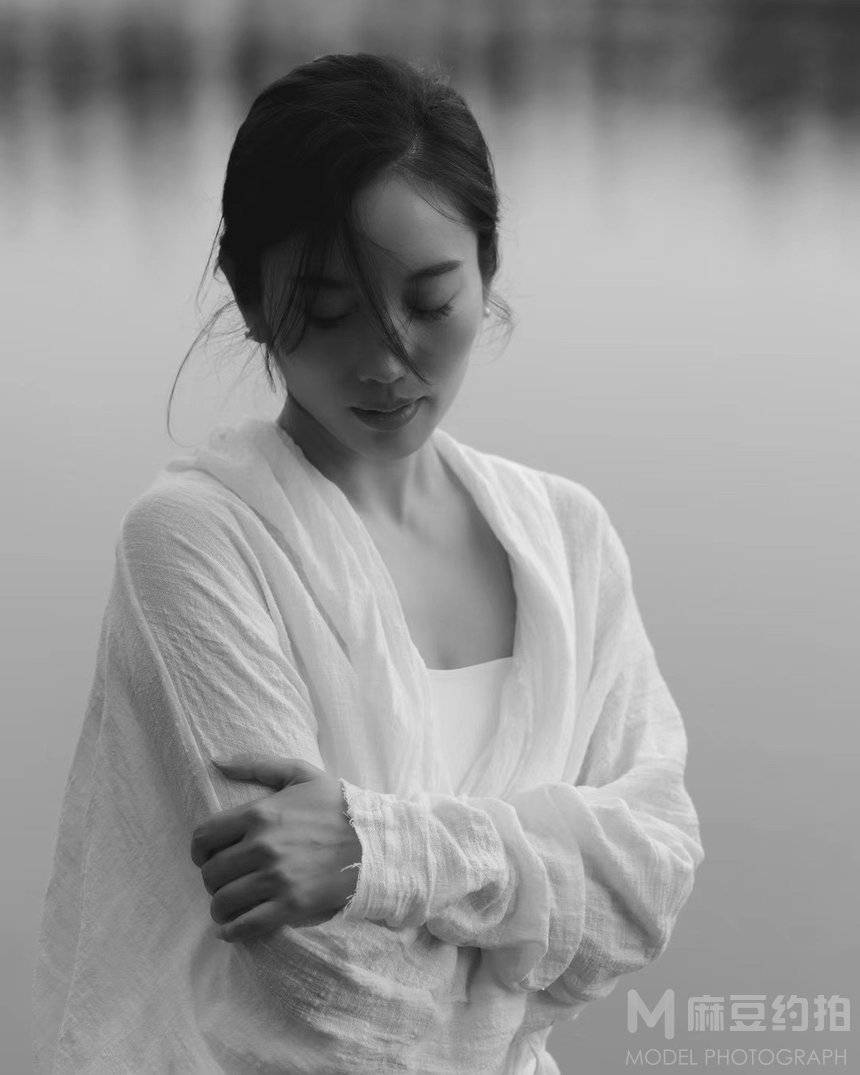 黑白模特