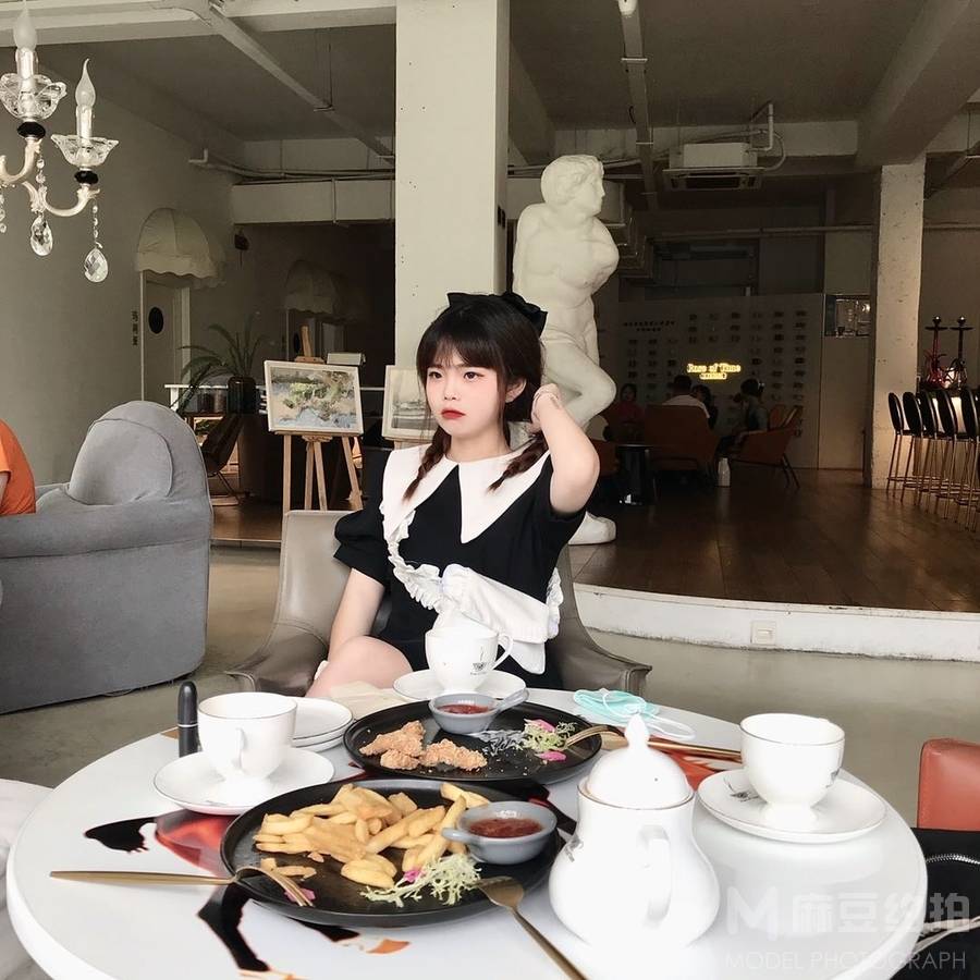 校园模特