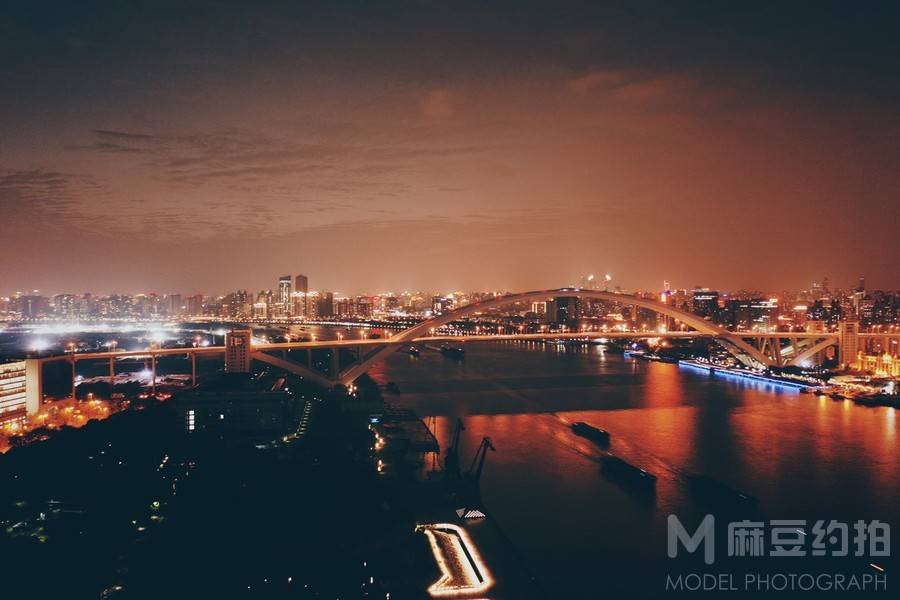 夜景模特