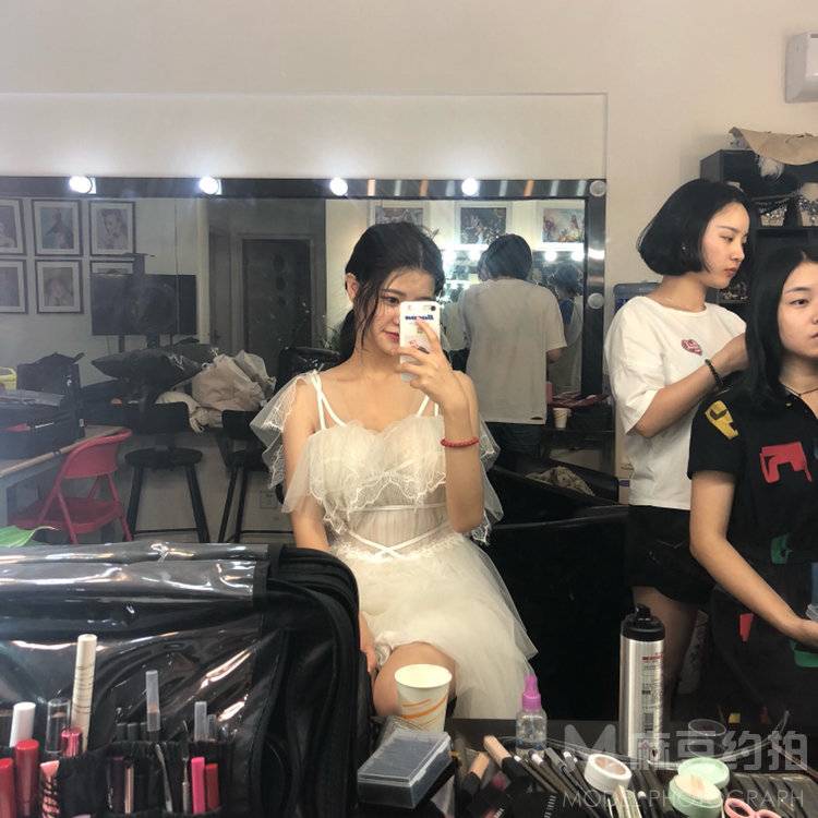 妆容模特