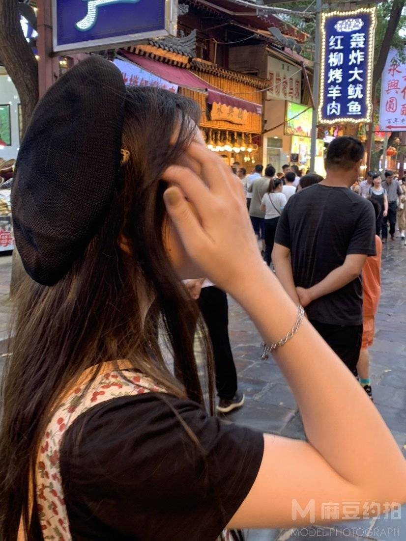 校园模特