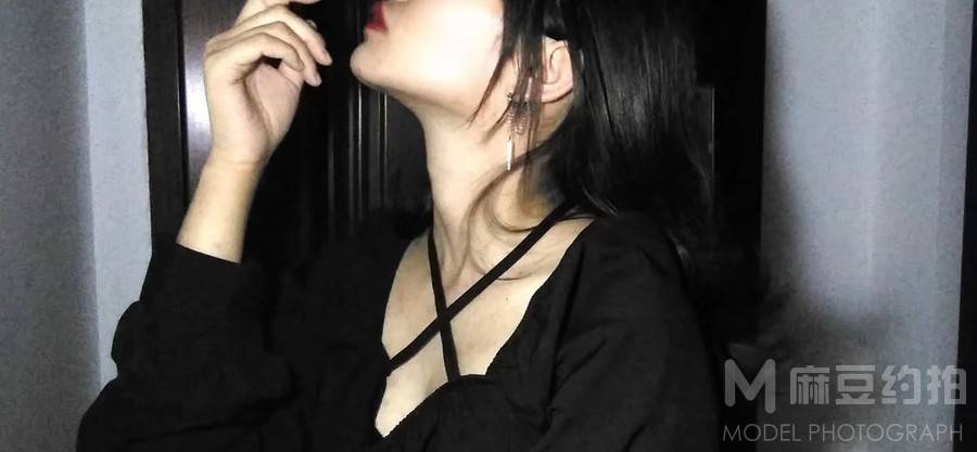 黑白模特