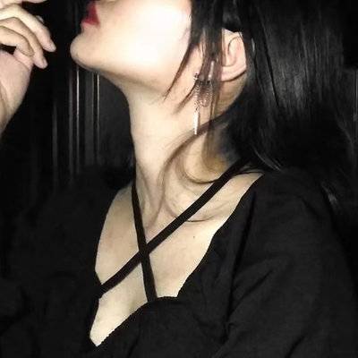 黑白模特