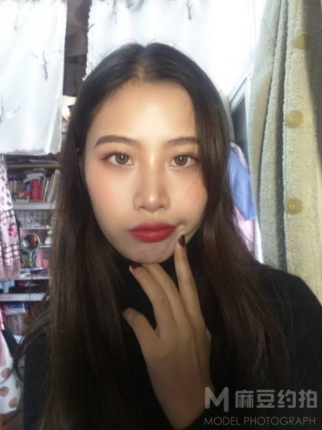 妆容模特