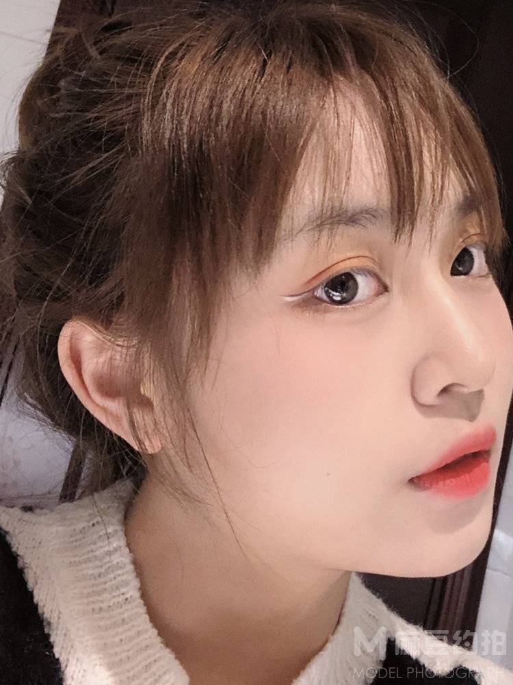 妆容模特