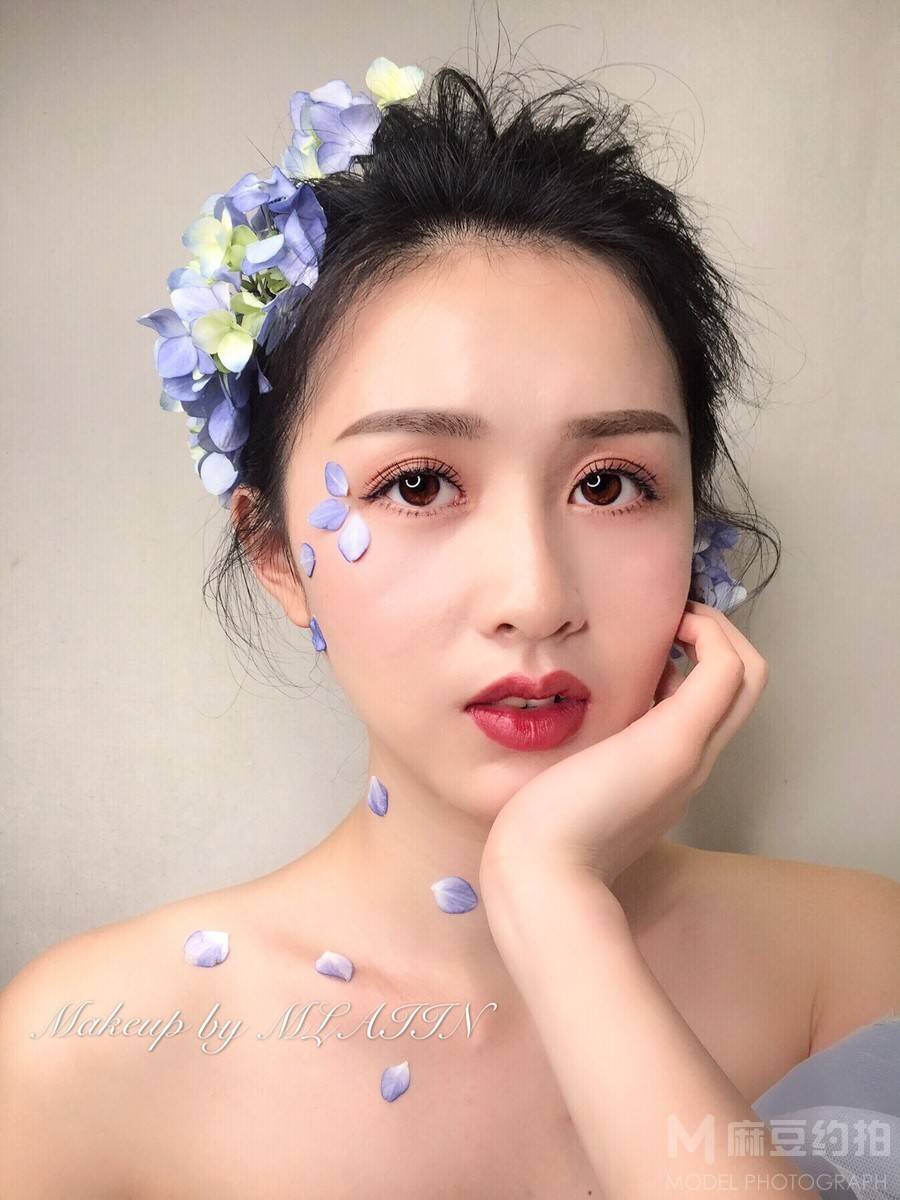 妆容模特