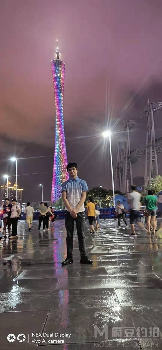 黑白模特