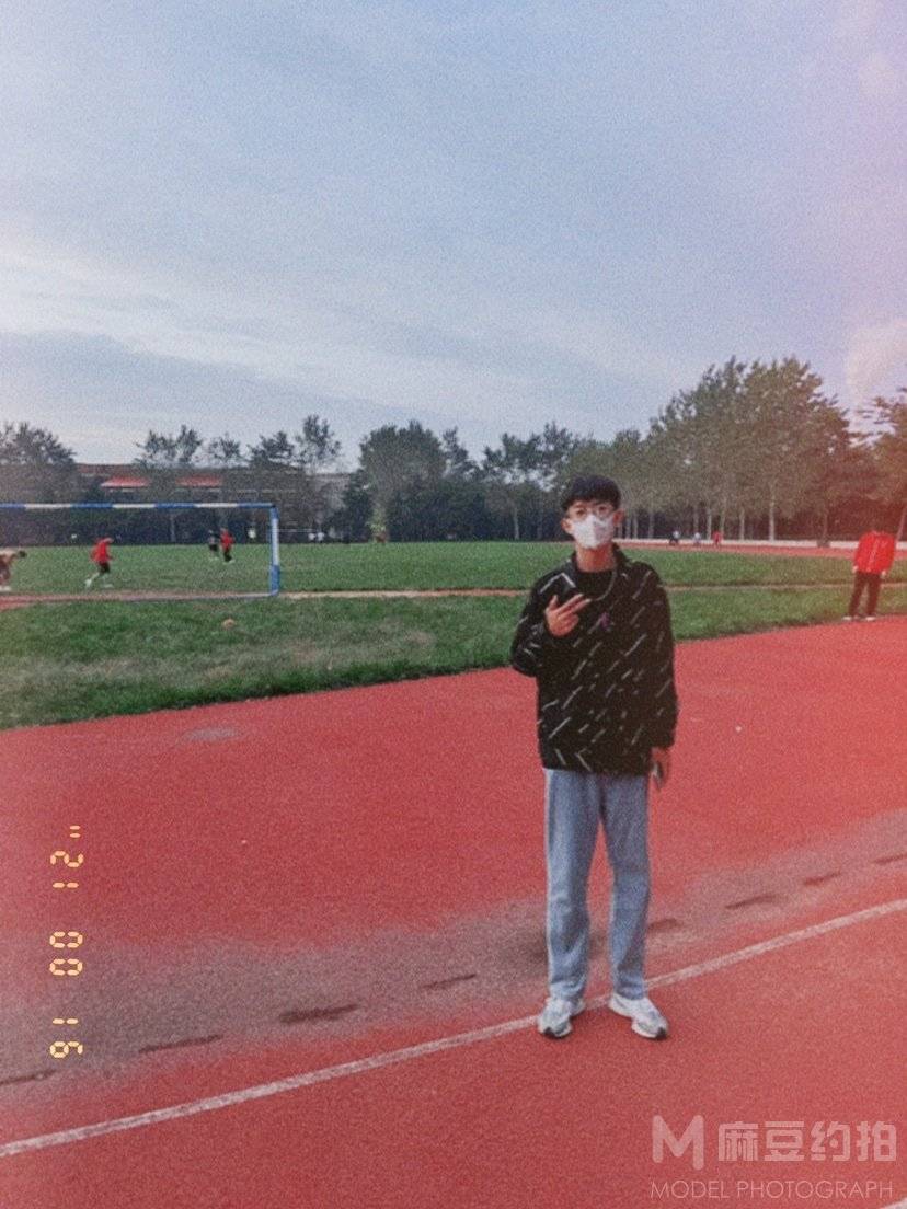 黑白模特