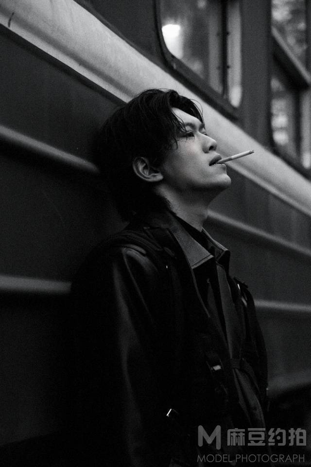 黑白模特