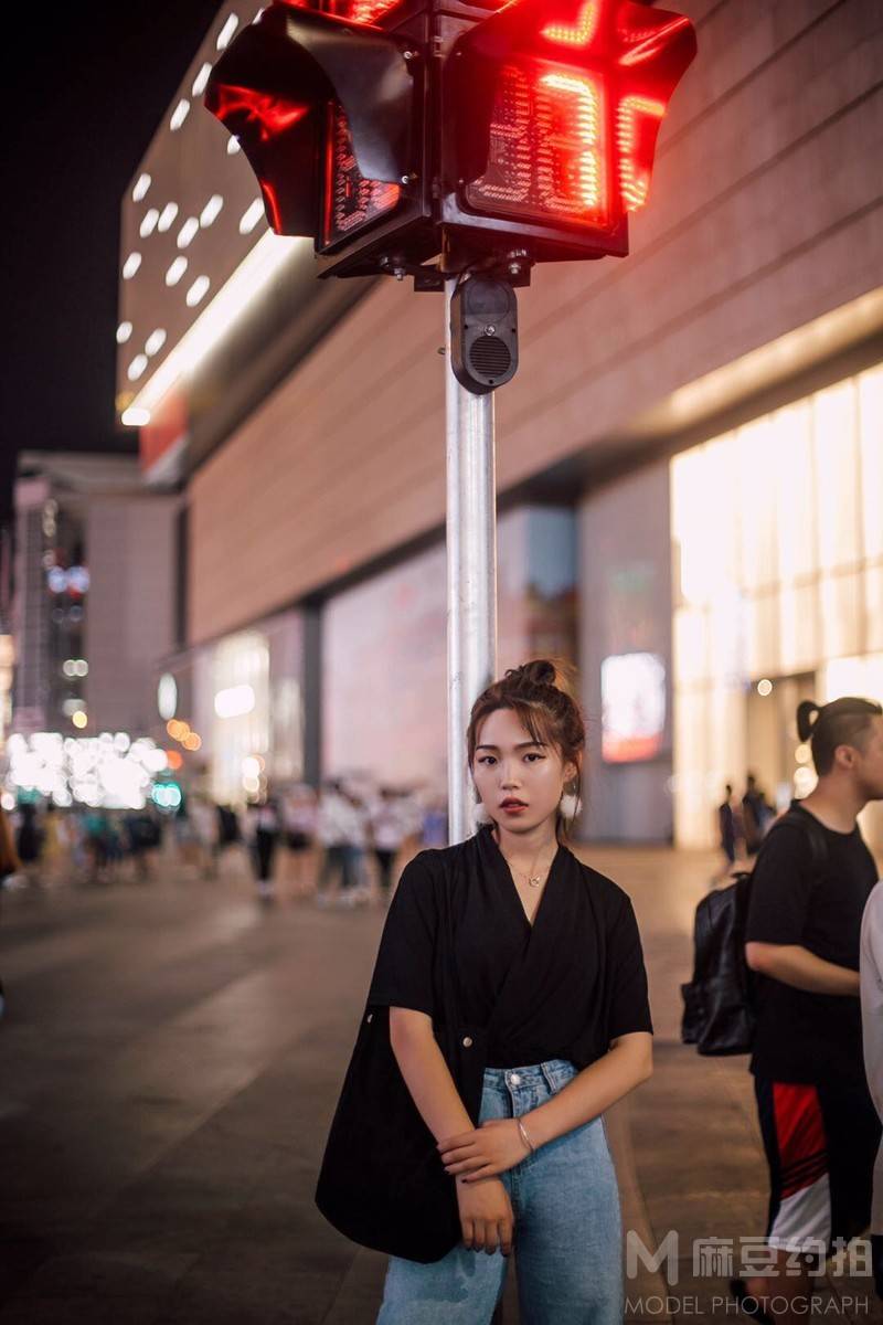 情绪模特